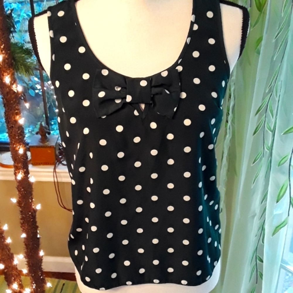 5/$20 Adorable Dark Green Darling bow front. Button Up back.  Nwot